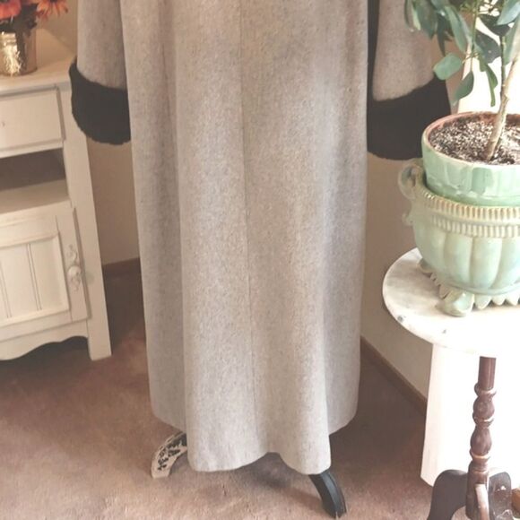 Vintage Alorna Maxi Length Hooded Coat. Retro,  Maxi Length,  Faux Fur Trim - Picture 10 of 16